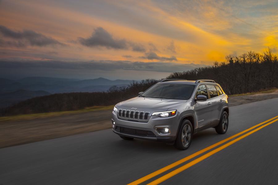  Jeep Cherokee Limited (KL) 2018 года  (NA) (фото 28 из 41)